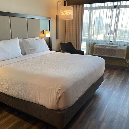 Holiday Inn Express Long Island City E - New York By Ihg Экстерьер фото
