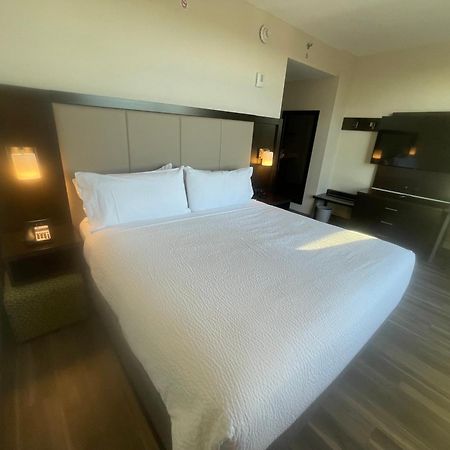 Holiday Inn Express Long Island City E - New York By Ihg Экстерьер фото