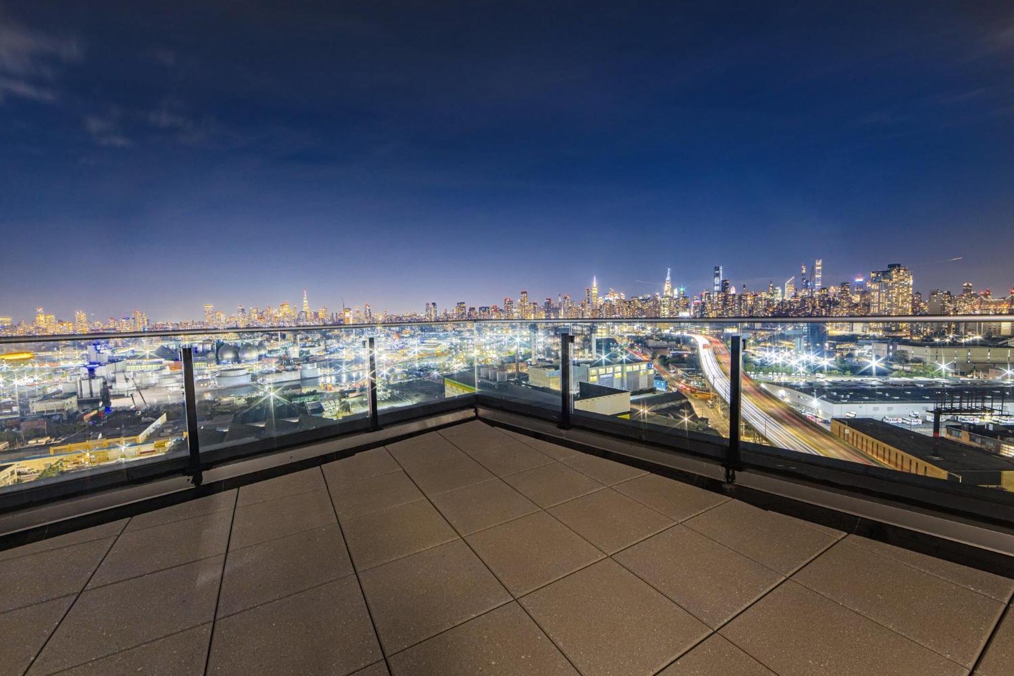 Holiday Inn Express Long Island City E - New York By Ihg Экстерьер фото