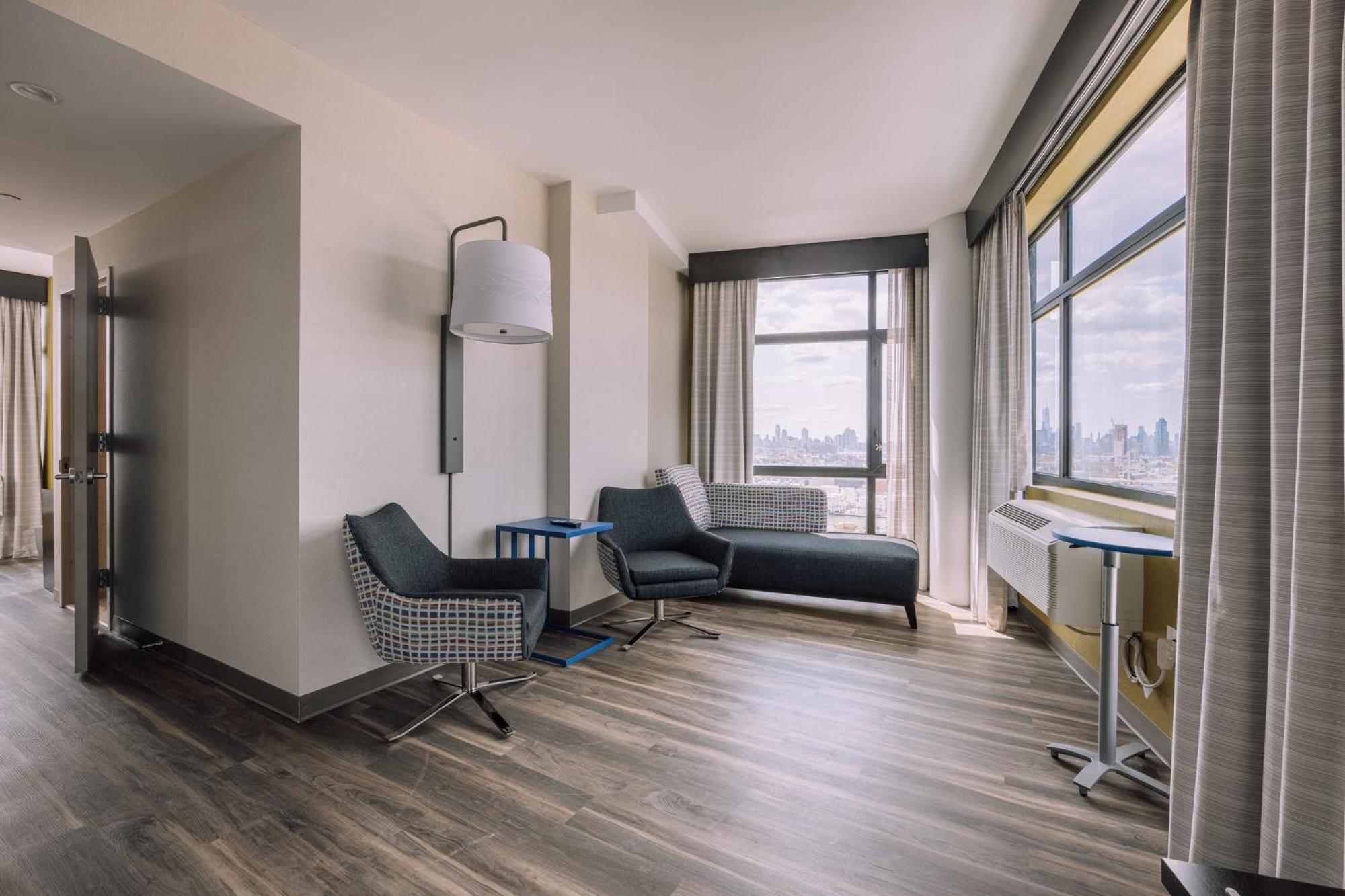 Holiday Inn Express Long Island City E - New York By Ihg Экстерьер фото