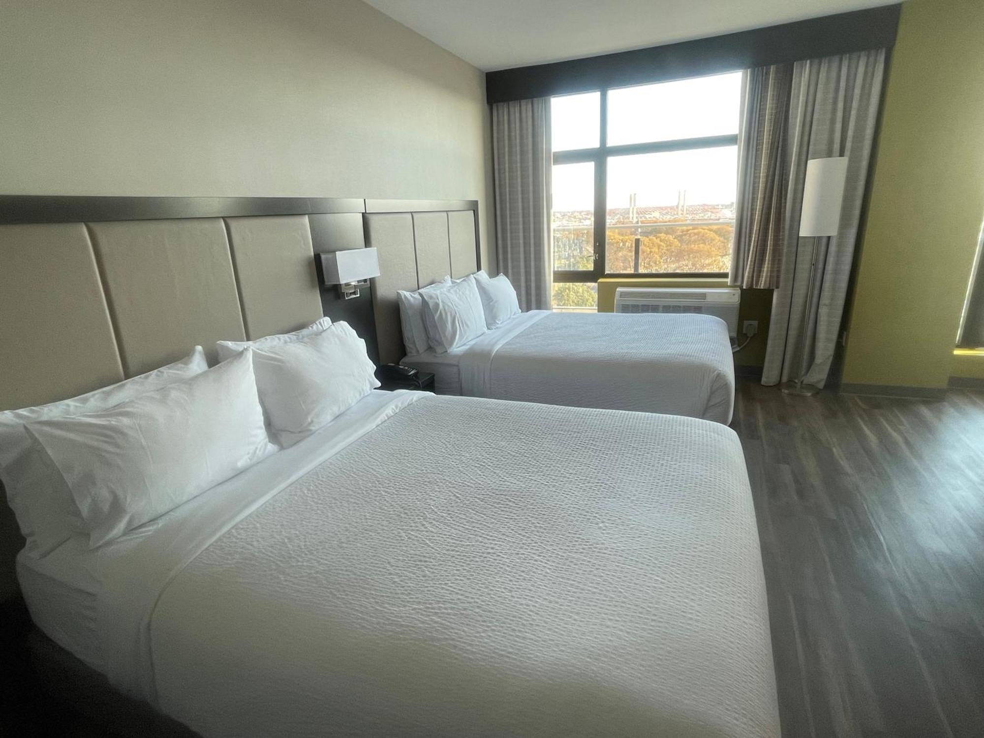 Holiday Inn Express Long Island City E - New York By Ihg Экстерьер фото