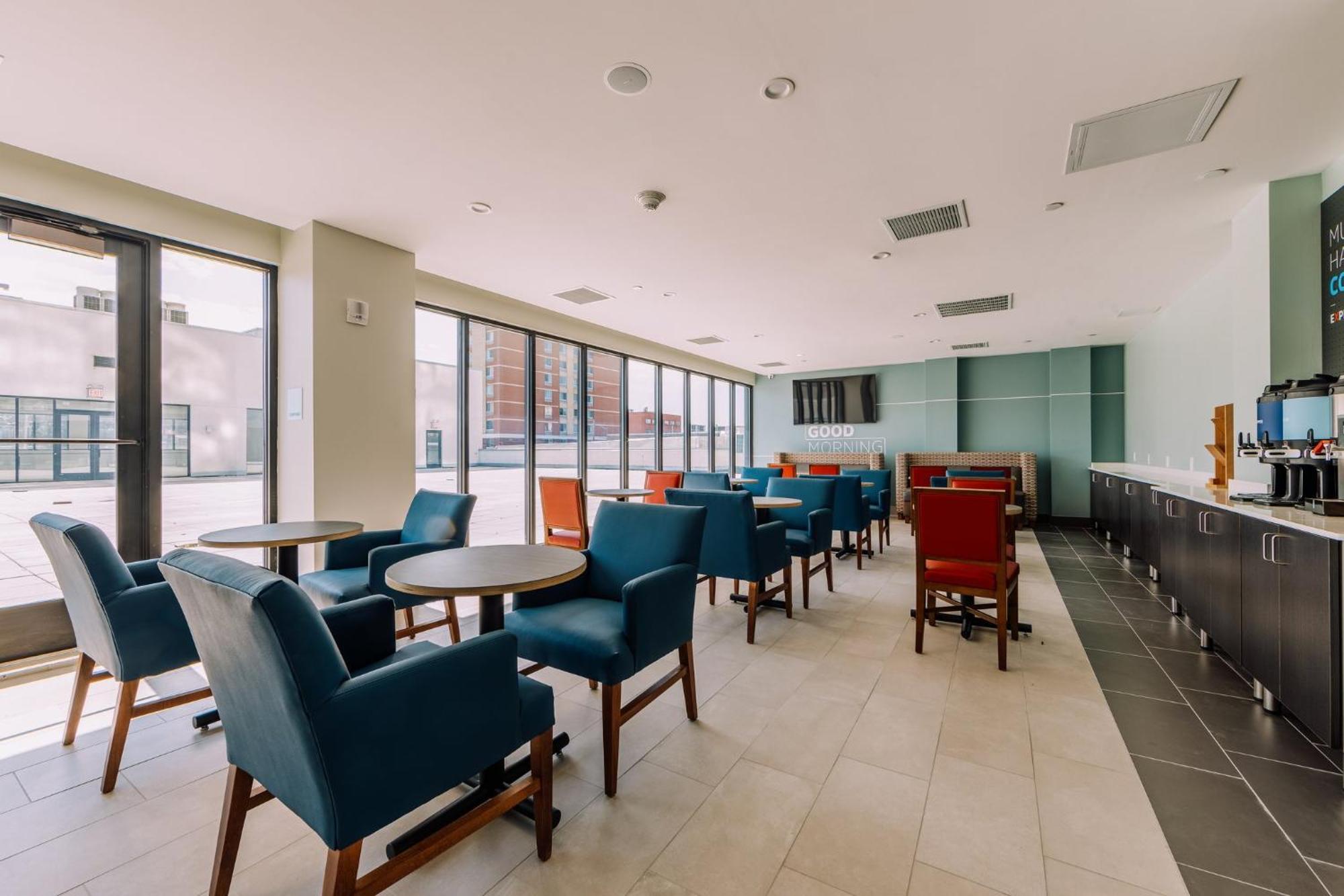 Holiday Inn Express Long Island City E - New York By Ihg Экстерьер фото